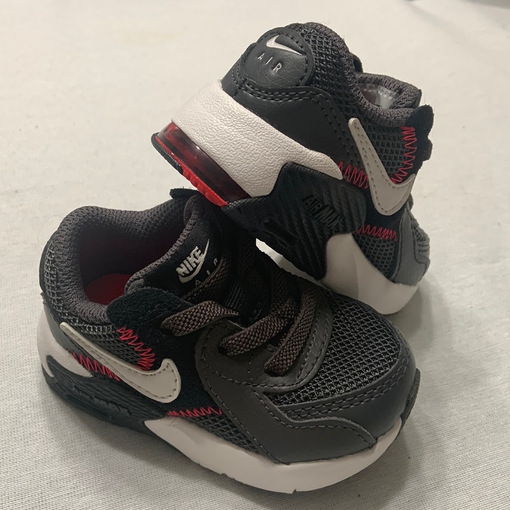 NIKE AIR MAX EXCEE TD ‘MEDIUM ASH SIREN RED’ CD6893-202. Infant size 3.